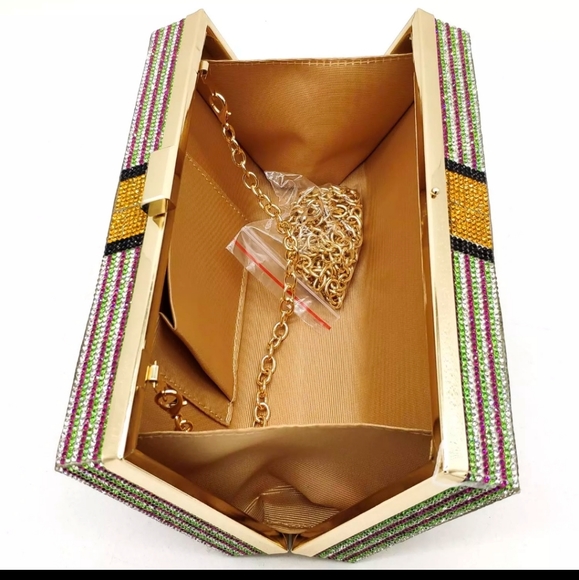 🌹NWT With inside pocket Money  crystal bag   2.24* 8.071* 4.13\